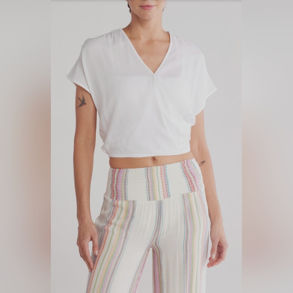 Elan White Relaxed Wrap Dolman Blouse, Size M